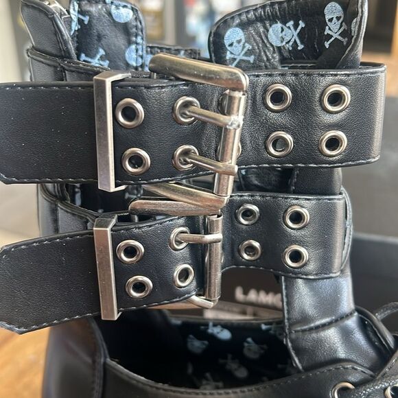 Lamoda Grommet Strap Platform Ankle
Boots - Black - Dolls Kill size 9 - Picture 6 of 6